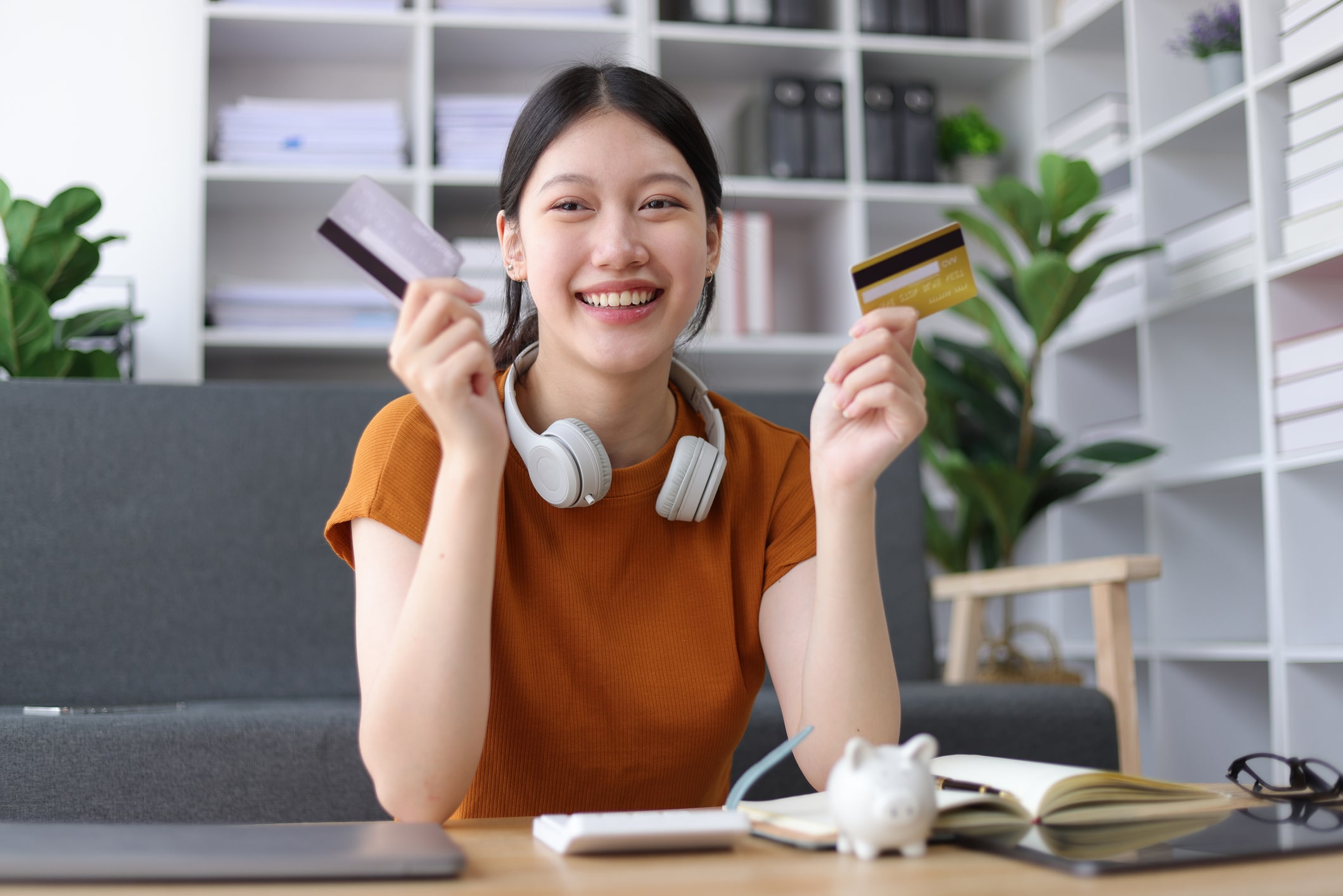How to Manage Credit Card Interest | SavvyMoney Education